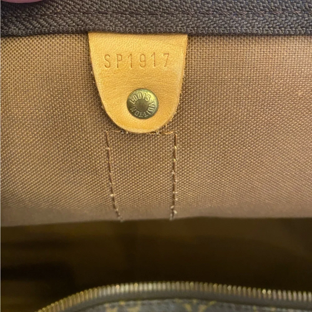 Louis Vuitton Keepall 50 Monogram - Picture 8 of 14
